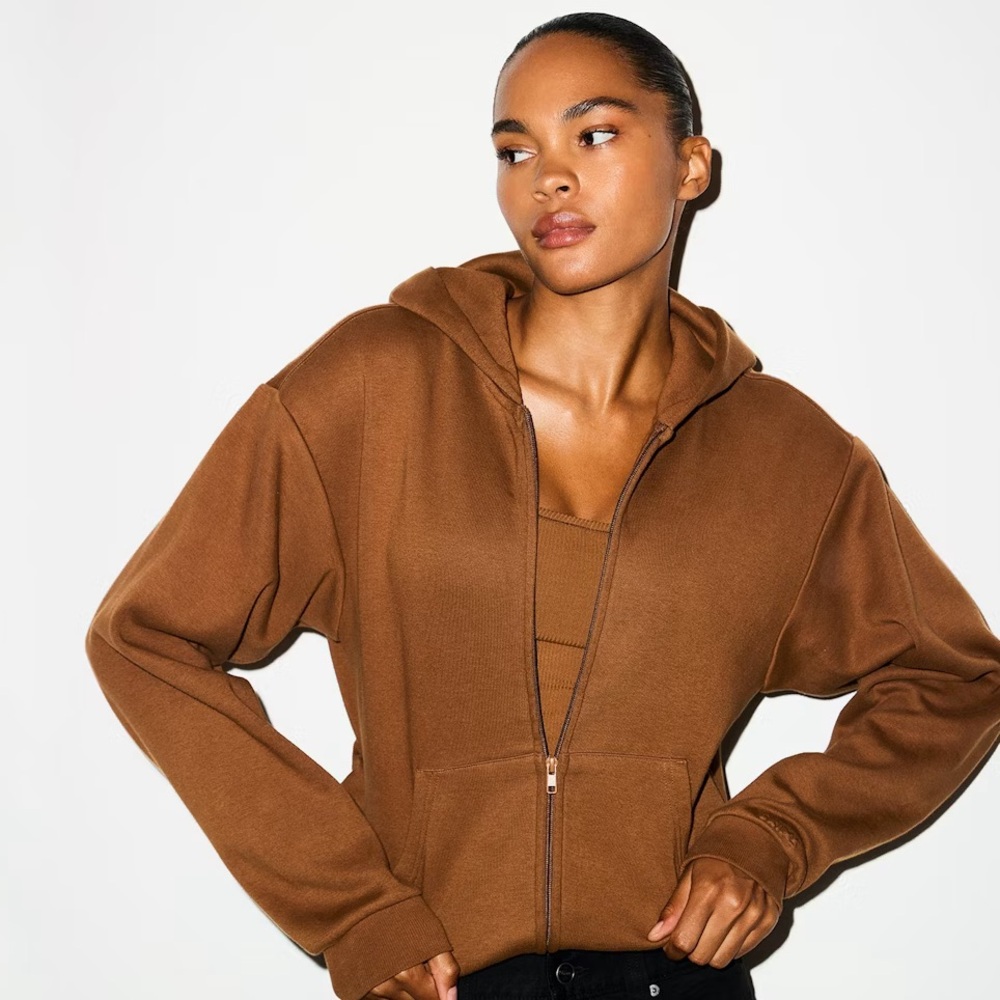 Skims Classic Hoodie and Straight Leg Pants - Picture 2 of 7